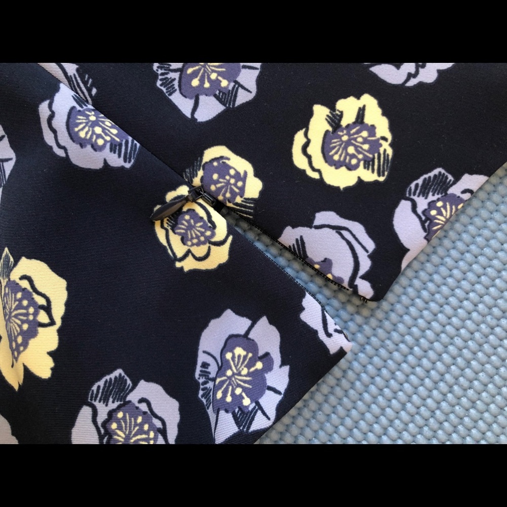 Loft Floral Dress - Picture 8 of 10
